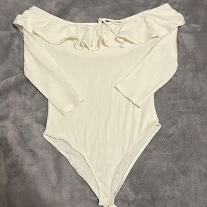 Off shoulder white body suit (large)